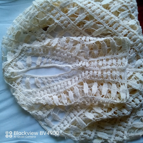 LC Lauren Conrad  knitted lace top - Picture 3 of 3